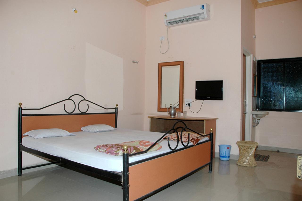 Hotel Bhagwat Palace Lātūr Exterior foto